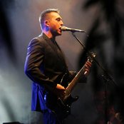 Akos - List pictures