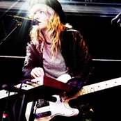 Ladyhawke - List pictures