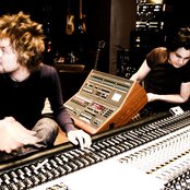 Raconteurs - List pictures