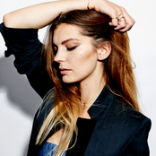 Rosie Lowe - List pictures