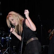 Jennifer Paige - List pictures