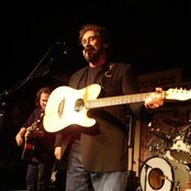 Earl Thomas Conley - List pictures