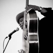 Guy Davis - List pictures