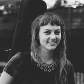 Angel Olsen - List pictures