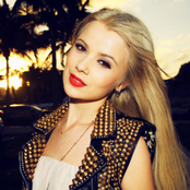 Mika Newton - List pictures