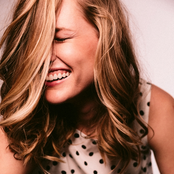 Hannah Huston - List pictures