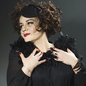 Lisa Angell - List pictures