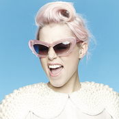 Amelia Lily - List pictures
