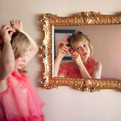 Petite Meller - List pictures