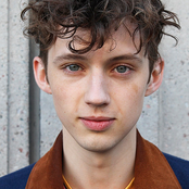 Troye Sivan - List pictures