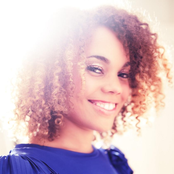 Andreya Triana - List pictures