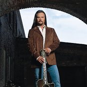 Travis Tritt - List pictures