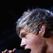 Niall Horan - List pictures