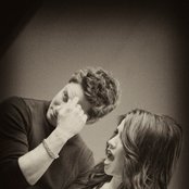 Nikki & Rich - List pictures