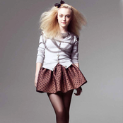 Dakota Fanning - List pictures