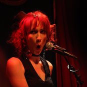 Emma Dean - List pictures