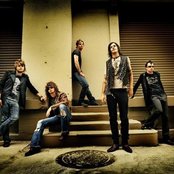 Hinder - List pictures