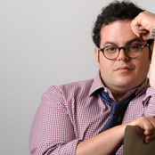 Josh Gad - List pictures
