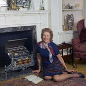 Vera Lynn - List pictures