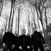 Maroon - List pictures