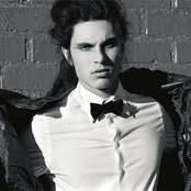 Samuel Larsen - List pictures