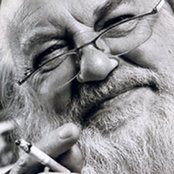 Robert Wyatt - List pictures