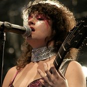 Peaches - List pictures