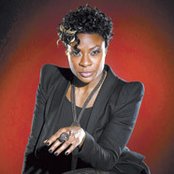 Jully Black - List pictures