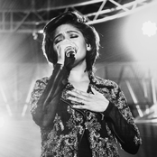 Sunidhi Chauhan - List pictures