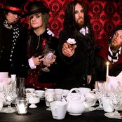 Love & Death - List pictures