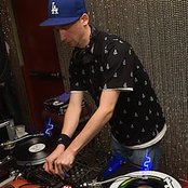 Feadz - List pictures