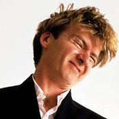Neil Finn - List pictures