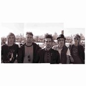 Amy Meredith - List pictures