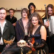 The Shanes - List pictures