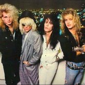 Poison - List pictures