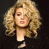 Tori Kelly - List pictures