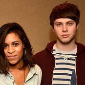 Alunageorge - List pictures
