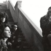 Love/hate - List pictures