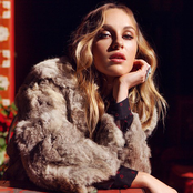 Zella Day - List pictures