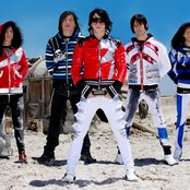 Family Force 5 - List pictures