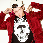 T. Mills - List pictures
