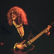 Ian Hunter - List pictures
