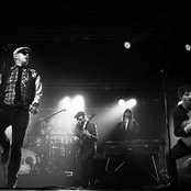 Flo Mega - List pictures