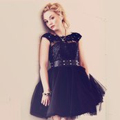 Emily Kinney - List pictures