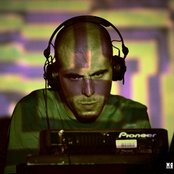 Phaeleh - List pictures