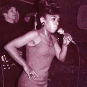 Sugar Pie Desanto - List pictures