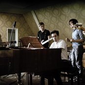 Dutch Uncles - List pictures