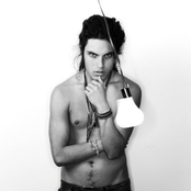 Samuel Larsen - List pictures