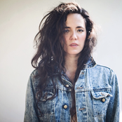 Tiê - List pictures