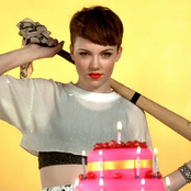 Chloe Howl - List pictures